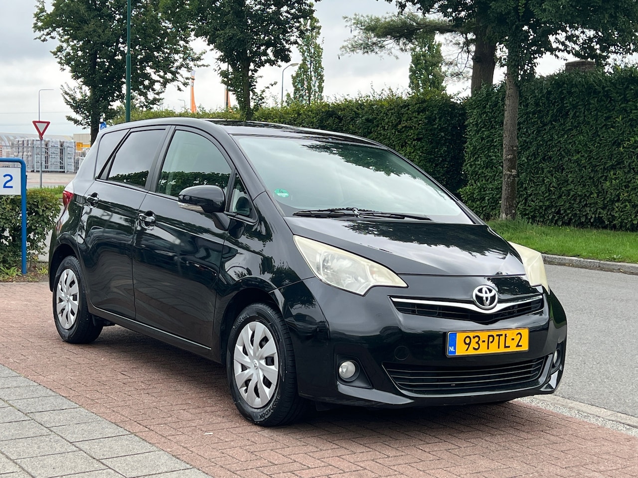 Toyota Verso S - 1.3 VVT-i Aspiration *Hoge instap| AR-Camera - AutoWereld.nl