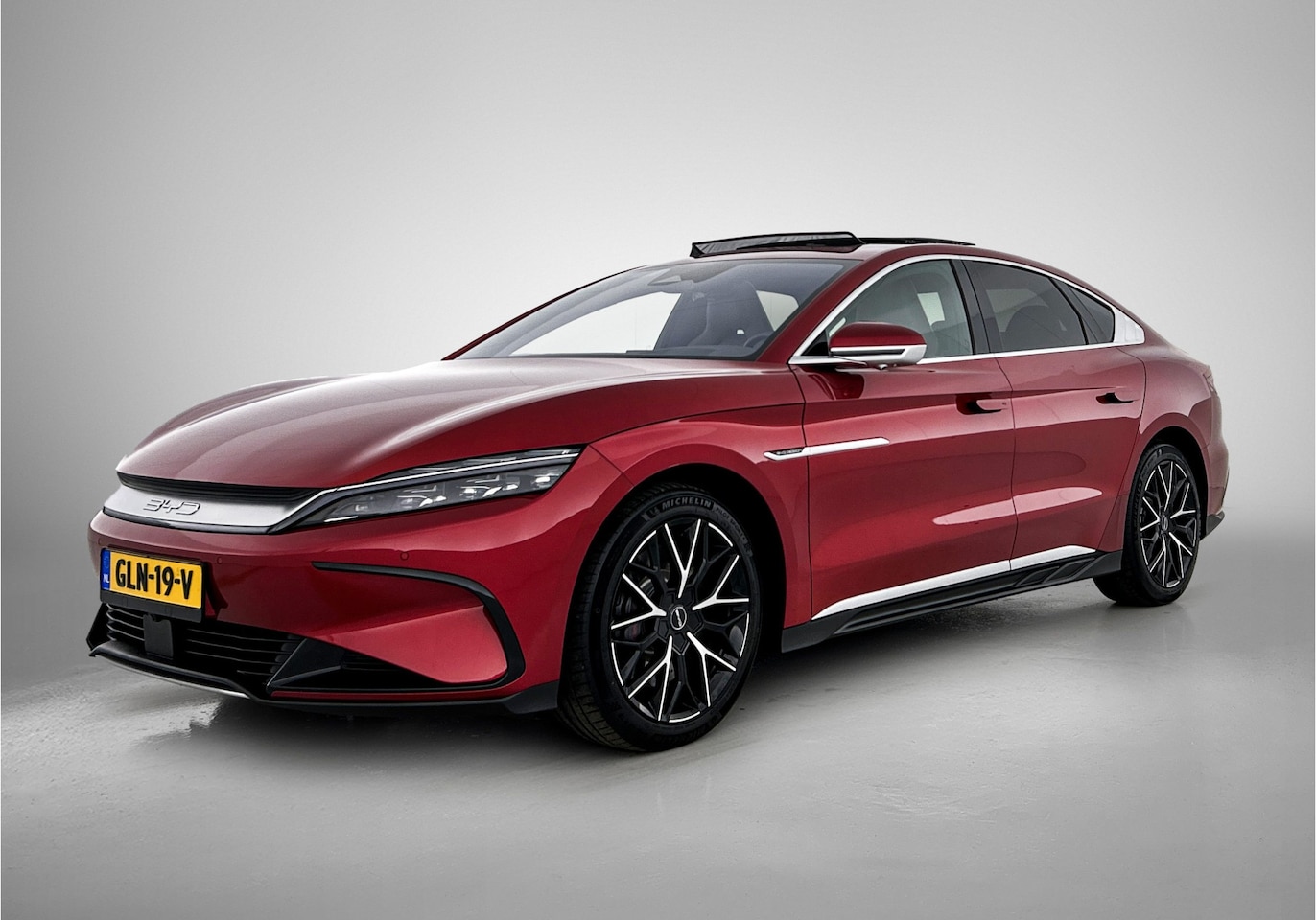 BYD Han - AWD Final Edition 85 kWh | AWD | 3,9 sec 0 - 100 KM/h | 521 KM WLTP | 19" LMV | Sunroof | - AutoWereld.nl