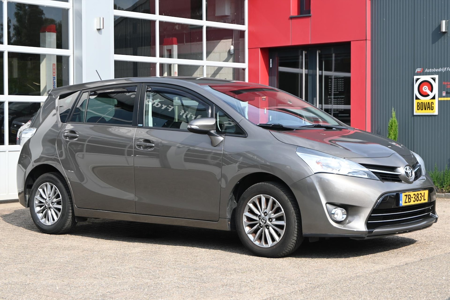 Toyota Verso - 1.8 VVT-i 147pk | Trekhaak | Camera | Climate | Cruise | LM-Velgen - AutoWereld.nl