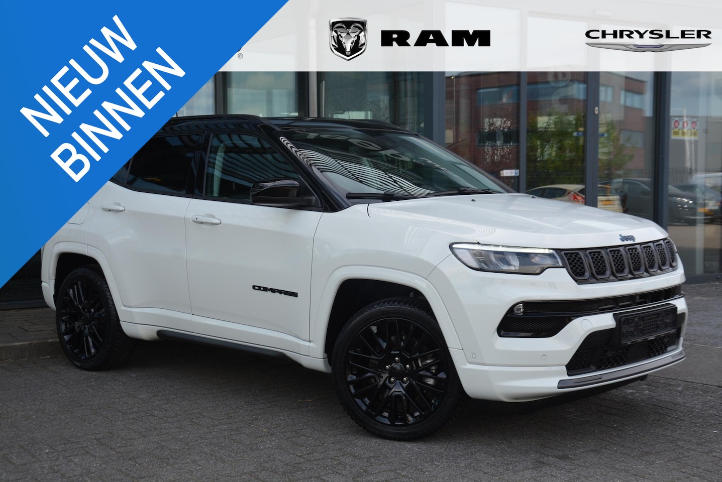 Jeep Compass - 4xe 240 Plug-in Hybrid Electric S | Leder | Stoelverwarming | Camera - AutoWereld.nl