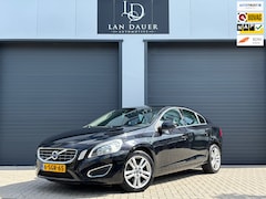 Volvo S60 - 1.6 T3 Momentum / Dealer OH / Navi / Trekhaak /