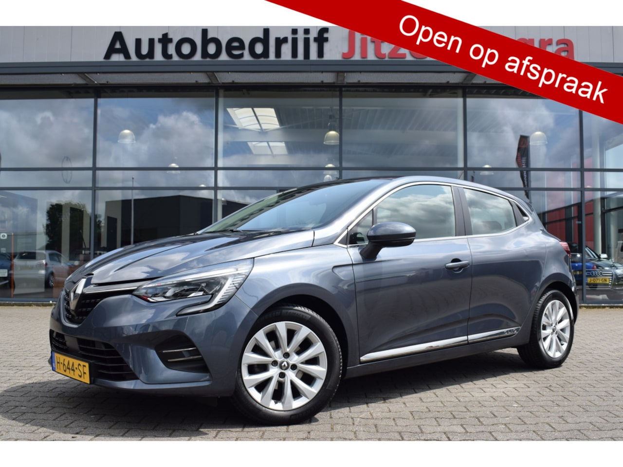 Renault Clio - 1.0 TCE Intens ECC | Full Map Navi | LED | Telefonie | Trekhaak | Dealer Onderhouden | BTW - AutoWereld.nl