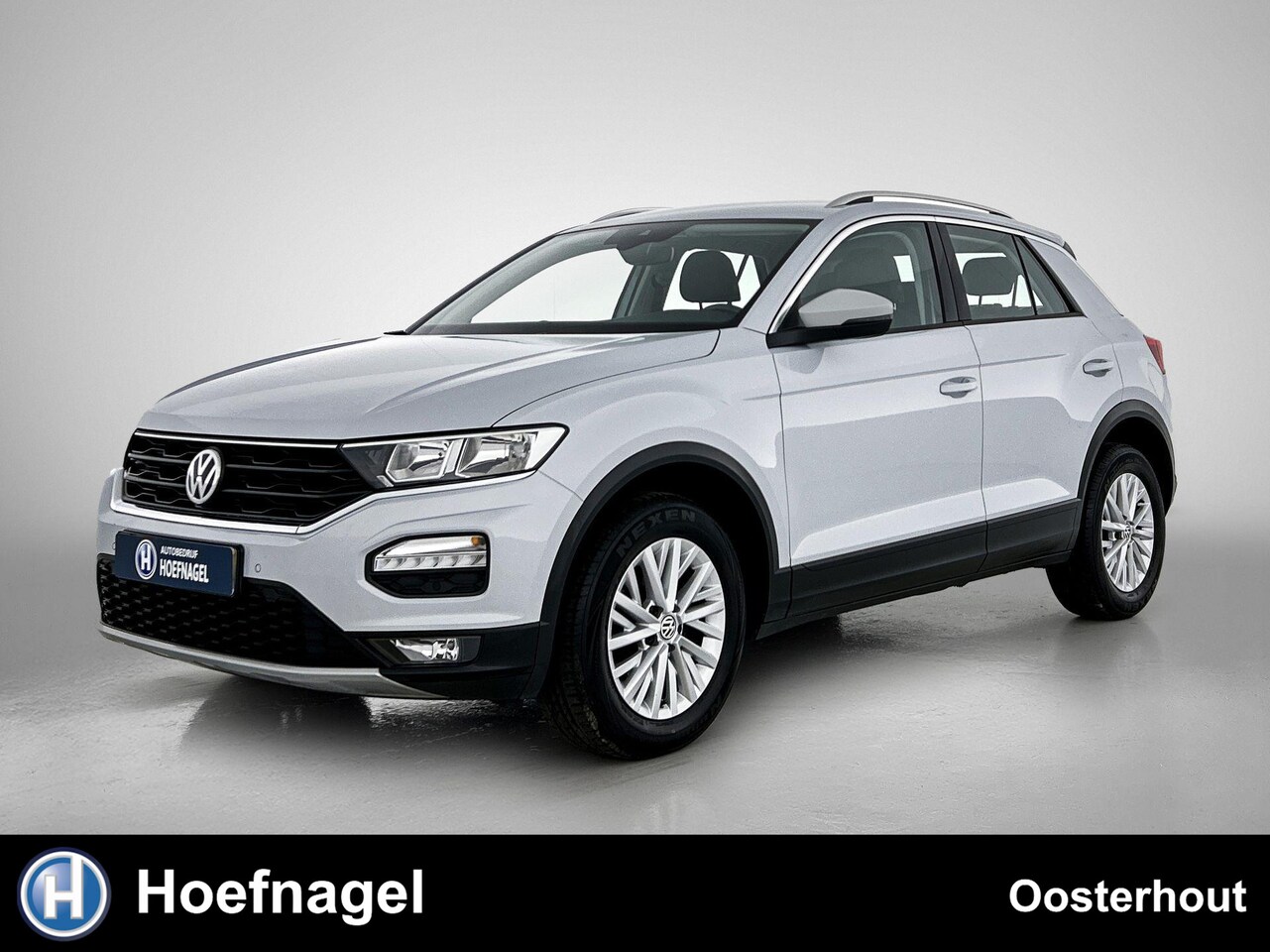 Volkswagen T-Roc - 1.0 TSI Style | Parkeersensoren | Trekhaak | Climate Control | Adaptive Cruise Control - AutoWereld.nl