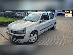 Renault Clio - 1.4-16V Privilège