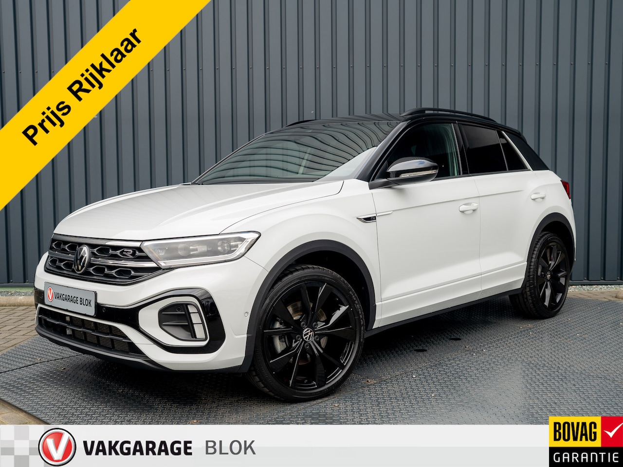 Volkswagen T-Roc - 1.5 TSI 150Pk R-Line Business | Keyless | IQ Light | 19'' | Trekhaak afnb. | Camera | Side - AutoWereld.nl