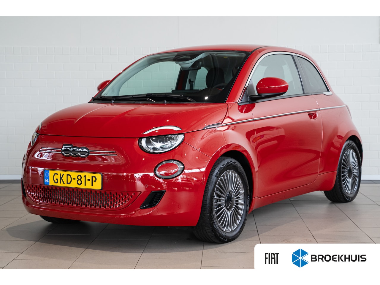 Fiat 500e - Urban 42 kWh | Stoel & Stuurverwarming | Camera | Parkeersensoren Voor & Achter | Climate - AutoWereld.nl