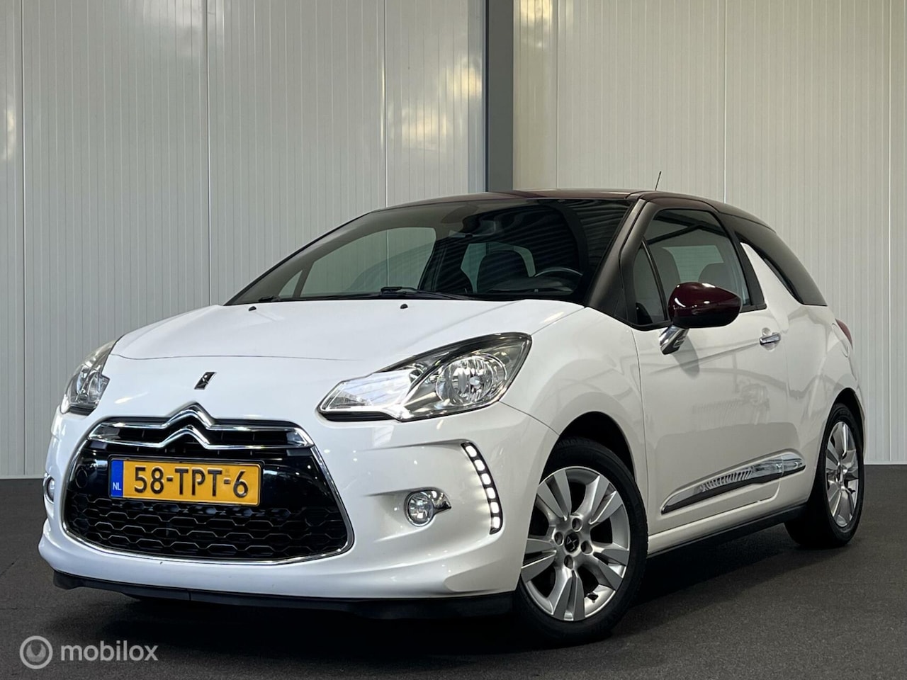 Citroën DS3 - 1.6 e-HDi So Chic [ NAP trekhaak climate cruise ] - AutoWereld.nl