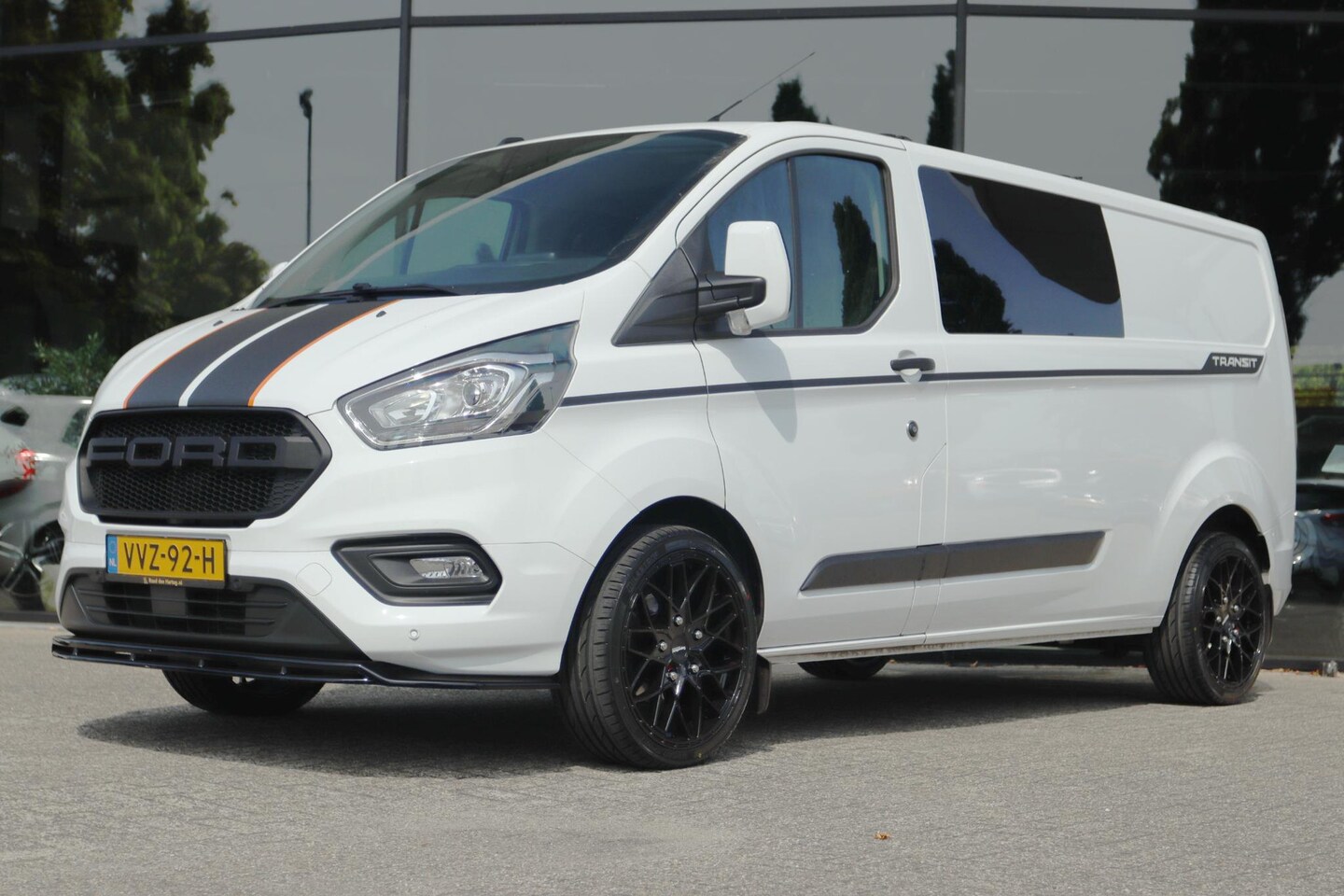 Ford Transit Custom - 320 2.0 TDCI L2H1 TREND DC 6-PERS. | TREKHAAK | CAMERA | CARPLAY | VOORRUITVERW. | CRUISE - AutoWereld.nl