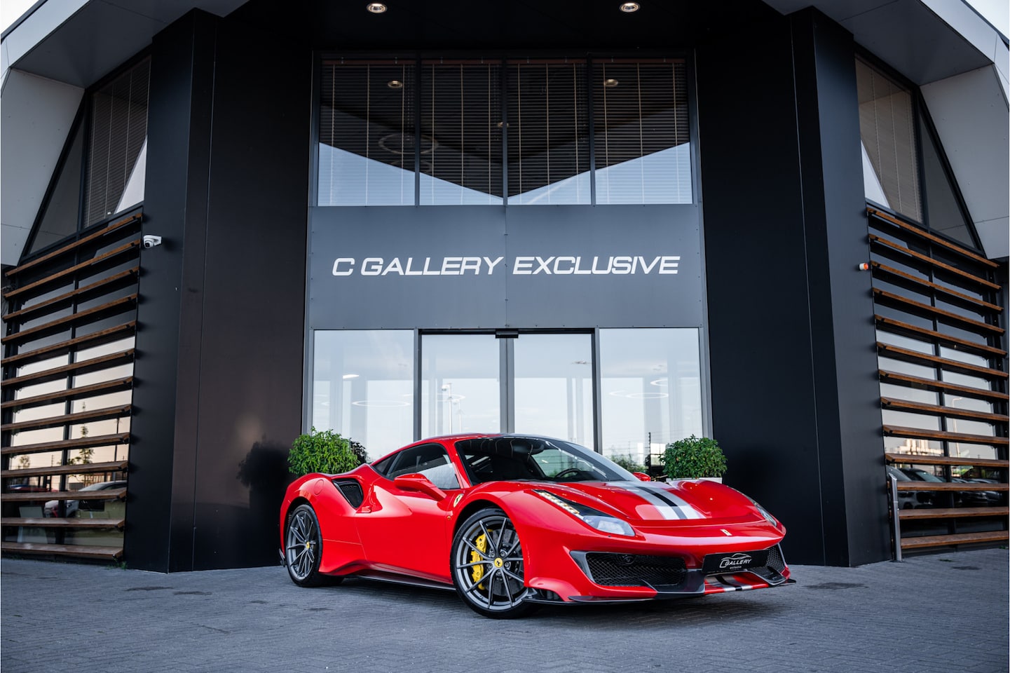 Ferrari 488 - 3.9 Pista - Lift | Full Carbon Pack | Camera - AutoWereld.nl