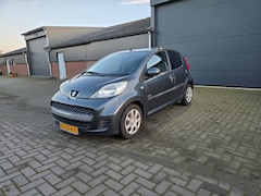 Peugeot 107 - 1.0-12V Sportium