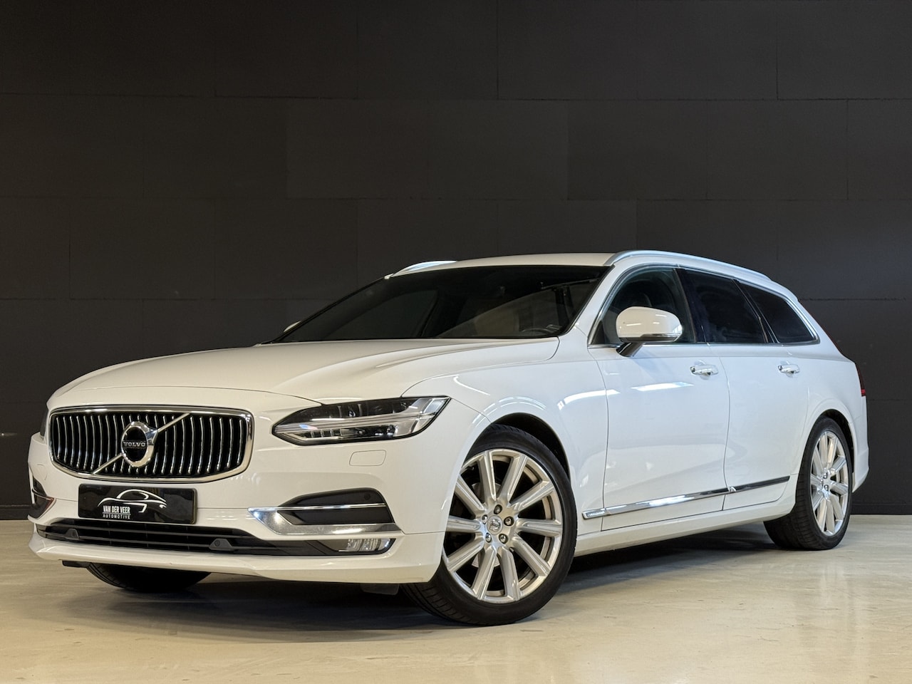 Volvo V90 - 2.0 D4 Inscription | Massagestoelen | Stoelventilatie | Apple Carplay - AutoWereld.nl