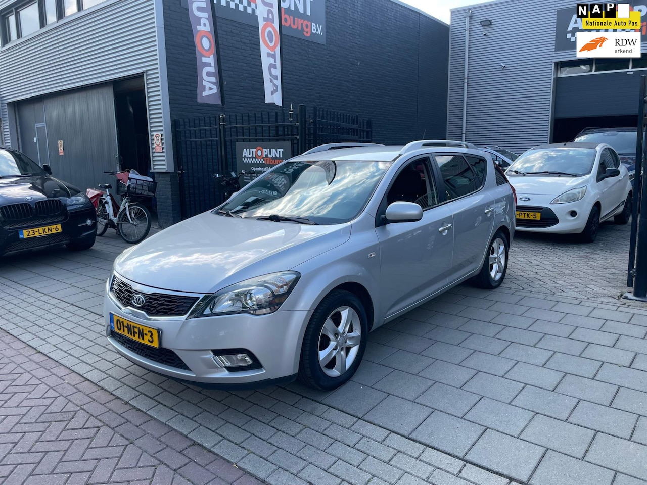 Kia Cee'd - 1.4 CVVT X-ecutive 2e Eigenaar! Navi Trekhaak Airco NAP APK - AutoWereld.nl