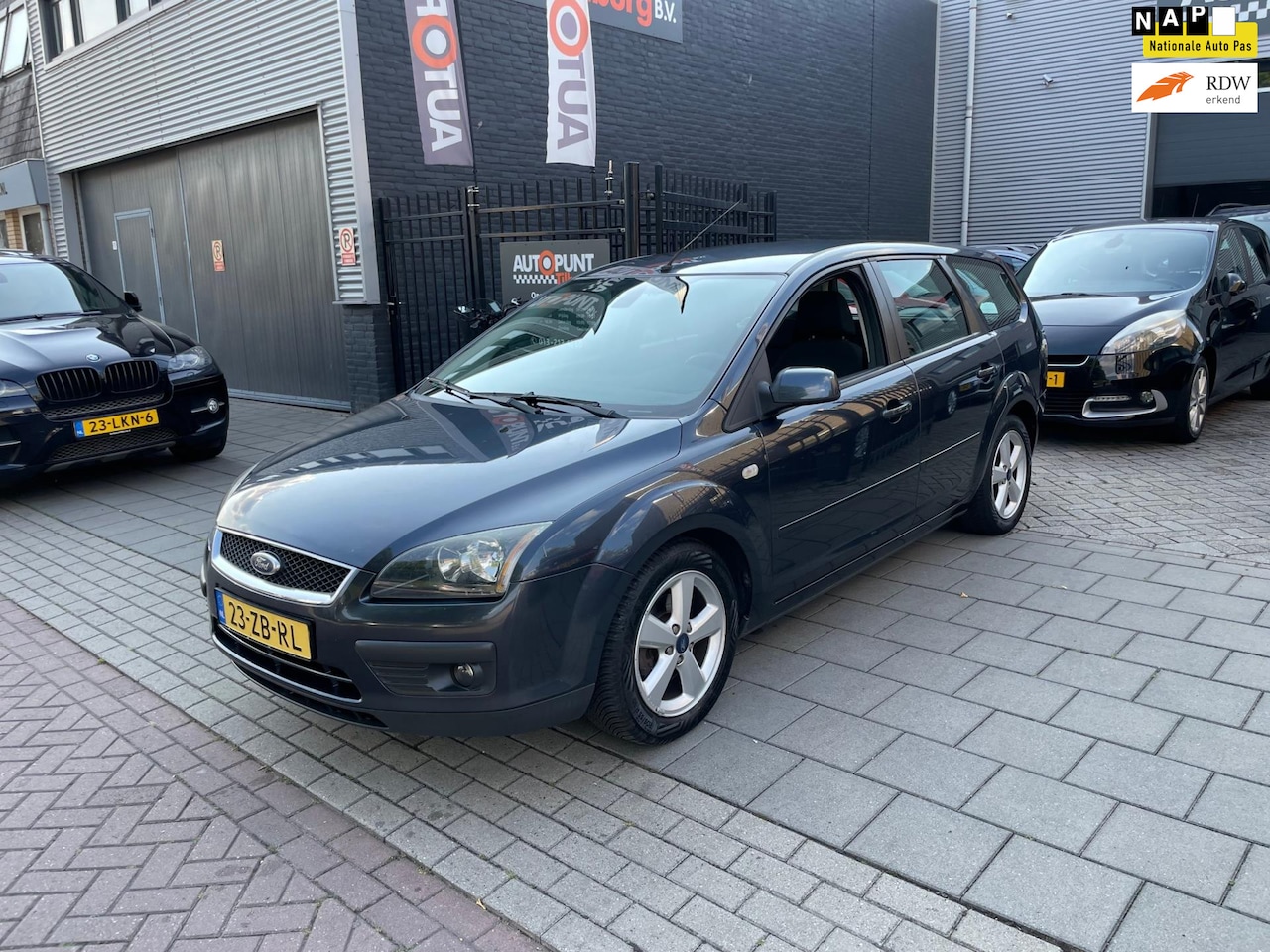 Ford Focus Wagon - 1.6-16V Futura 2e Eigenaar! Trekhaak Airco NAP APK - AutoWereld.nl
