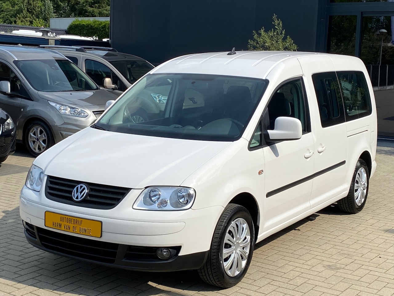 Volkswagen Caddy Maxi - 1.6 life 5p. 5+1 rolstoelauto rolstoel auto NIEUWSTAAT - AutoWereld.nl