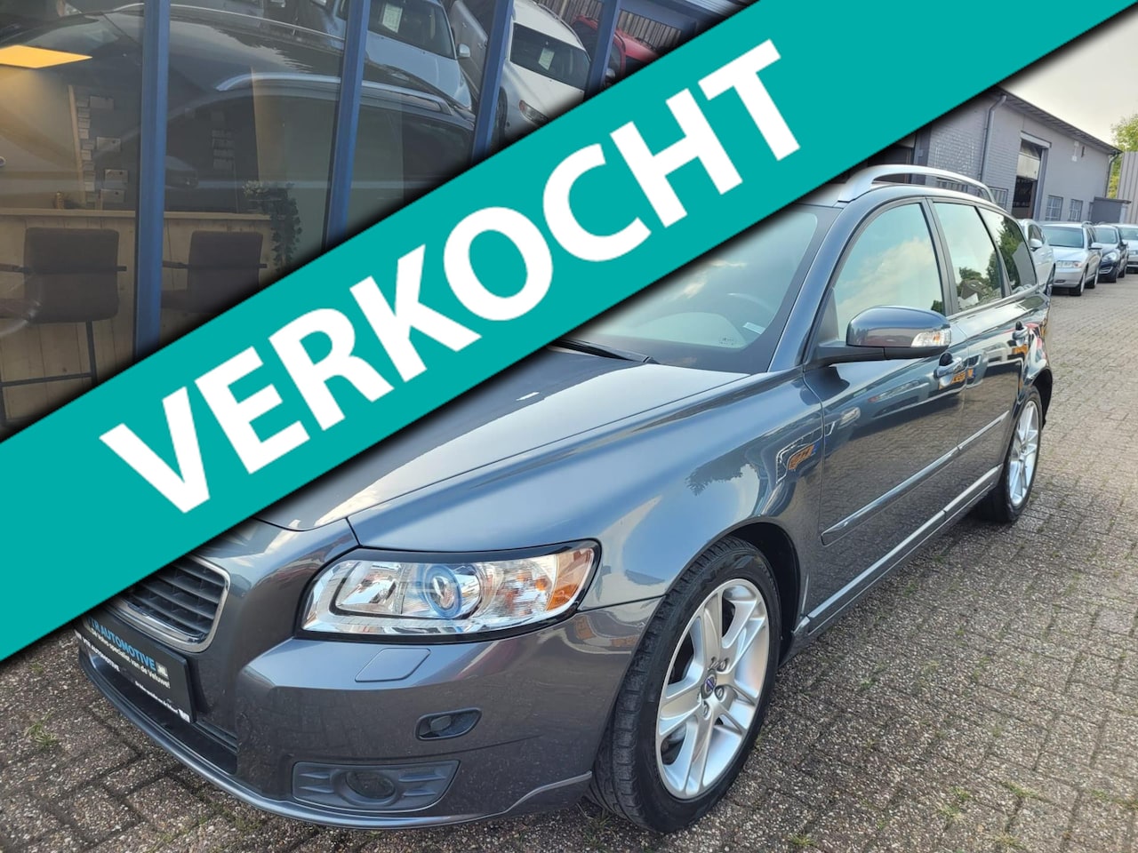 Volvo V50 - 2.4 Summum Automaat LEER / PDC / TREKHAAK - AutoWereld.nl