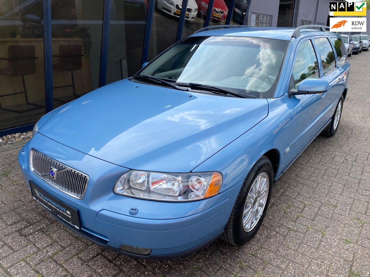 Volvo V70 - 2.4 Kinetic Automaat / Youngtimer - AutoWereld.nl