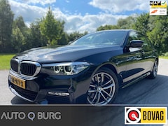 BMW 5-serie - 520i Executive | Automaat | M Pakket | Camera | PDC | Sfeerverlichting | Stoelverwarming |
