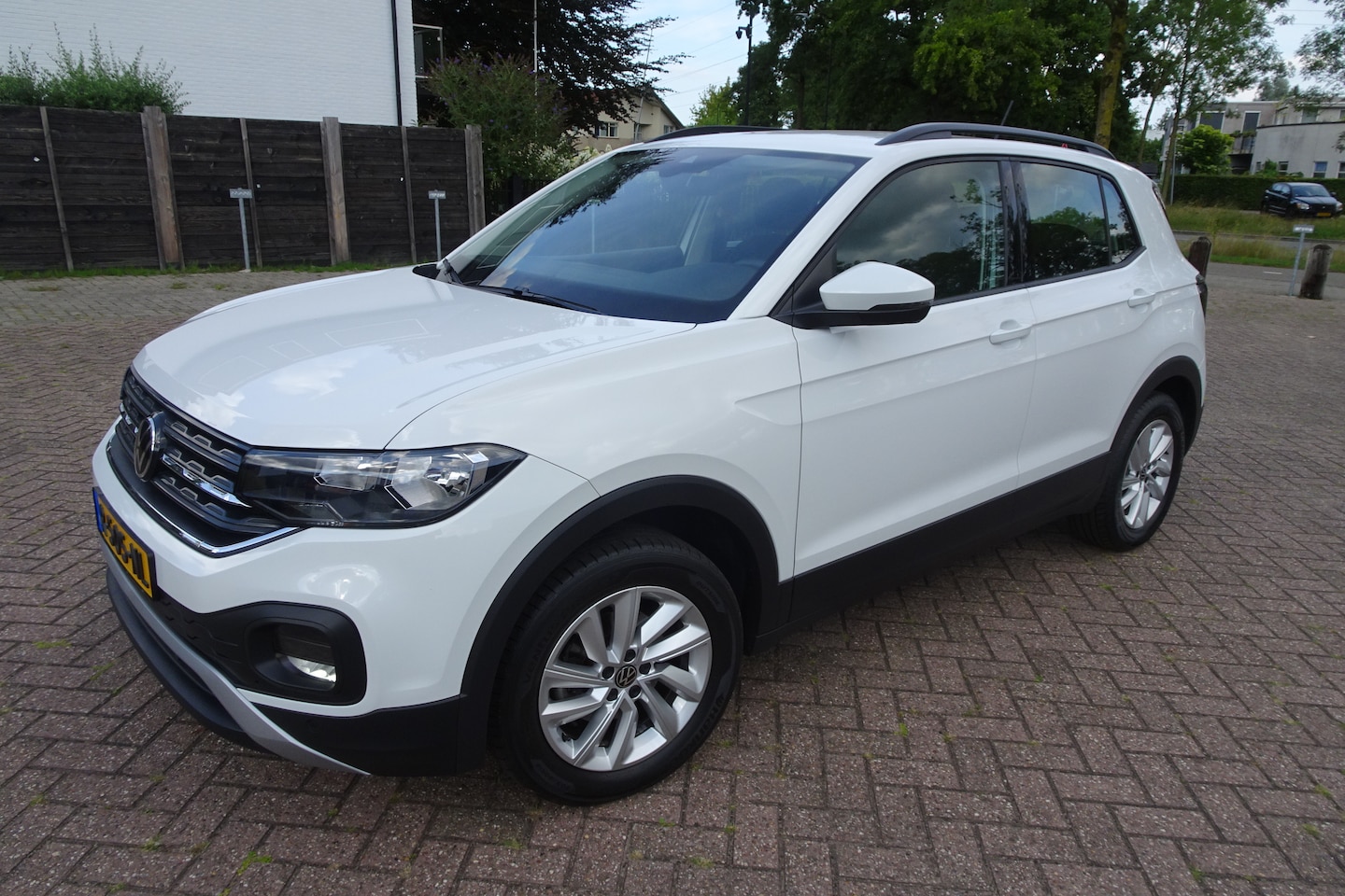 Volkswagen T-Cross - 1.0 TSI Life AIRCO * LMV * CARPLAY * KAMERA * Cr.control - AutoWereld.nl