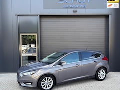 Ford Focus - 125pk Titanium CAMERA | CLIMA | NAVI | STUURVERWARMING | APP | STOELVERWARMING | PDC