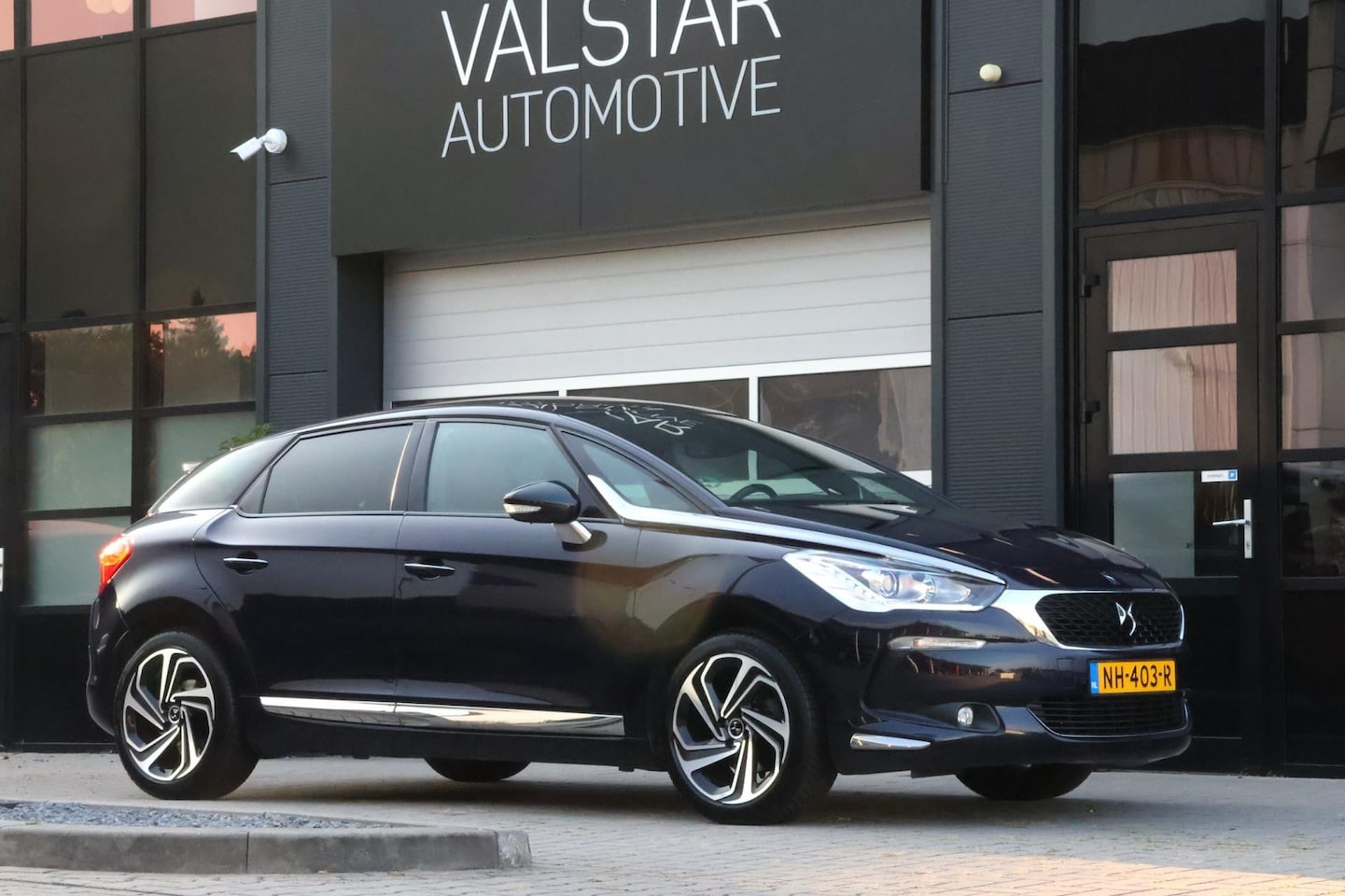 DS 5 - 1.6 THP Business Executive | Trekhaak | Massage | Sky view - AutoWereld.nl