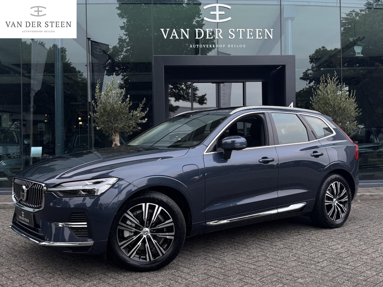 Volvo XC60 - 2.0 T6 Plug-in hybrid AWD Ultimate Bright Pano | Luchtvering | H&K - AutoWereld.nl