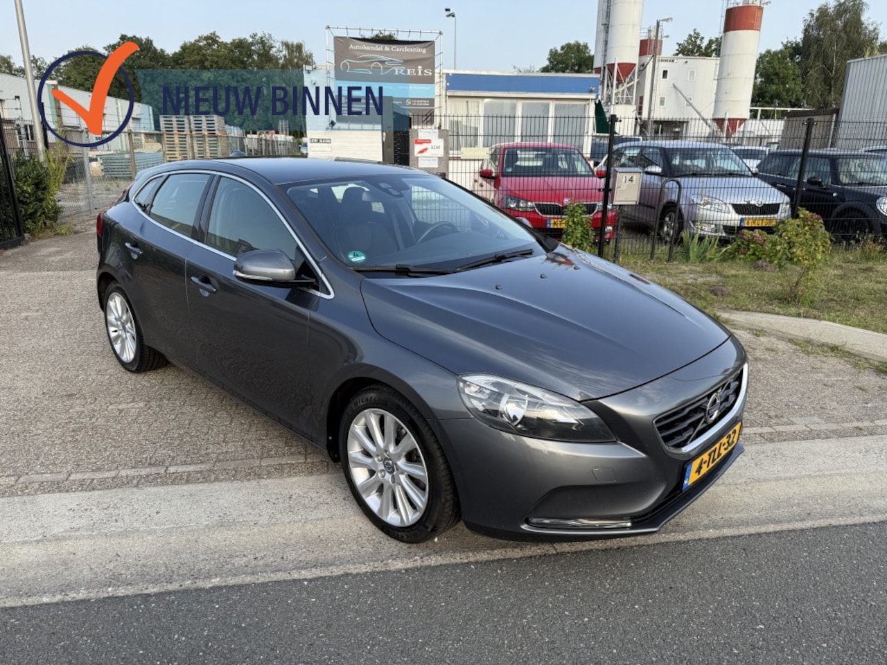 Volvo V40 - 1.6 T3 Momentum 1.6 T3 Momentum - AutoWereld.nl