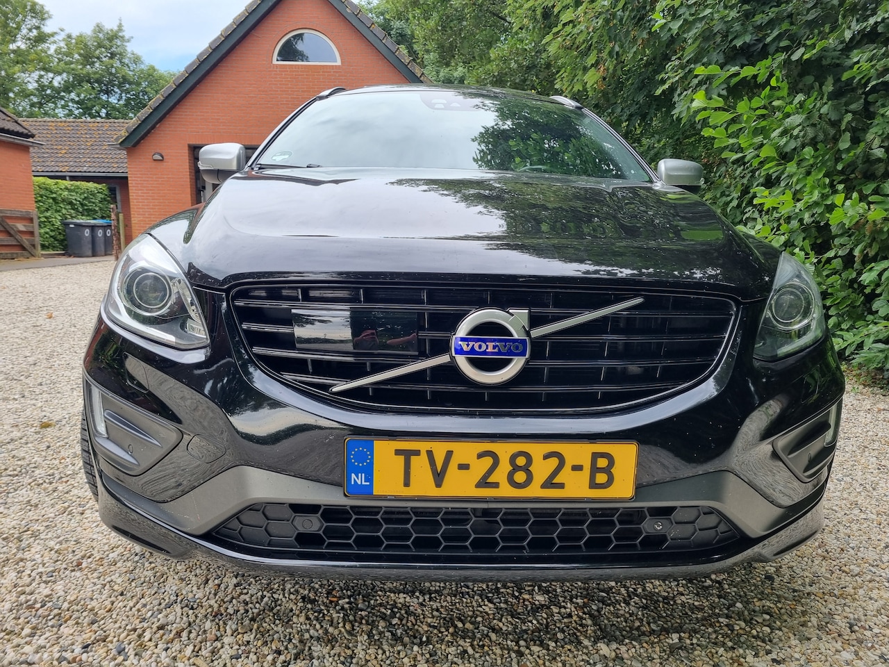 Volvo XC60 - 2.0 D3 FWD R-Design - AutoWereld.nl