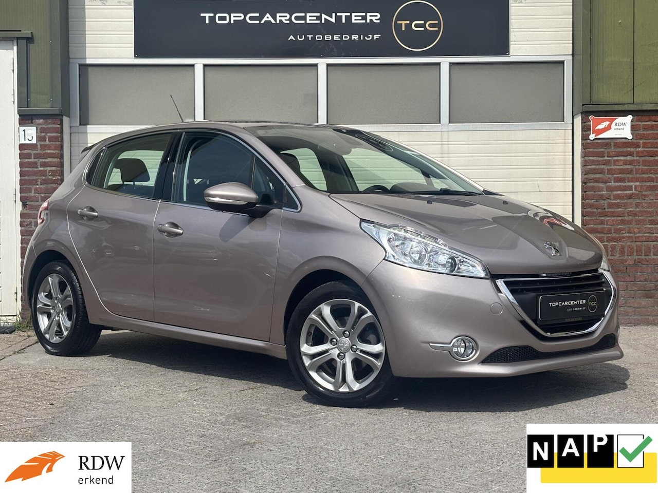 Peugeot 208 - 1.2 e-VTi Executive/AIRCO/PARKS/CRUISE/APK/NAP - AutoWereld.nl