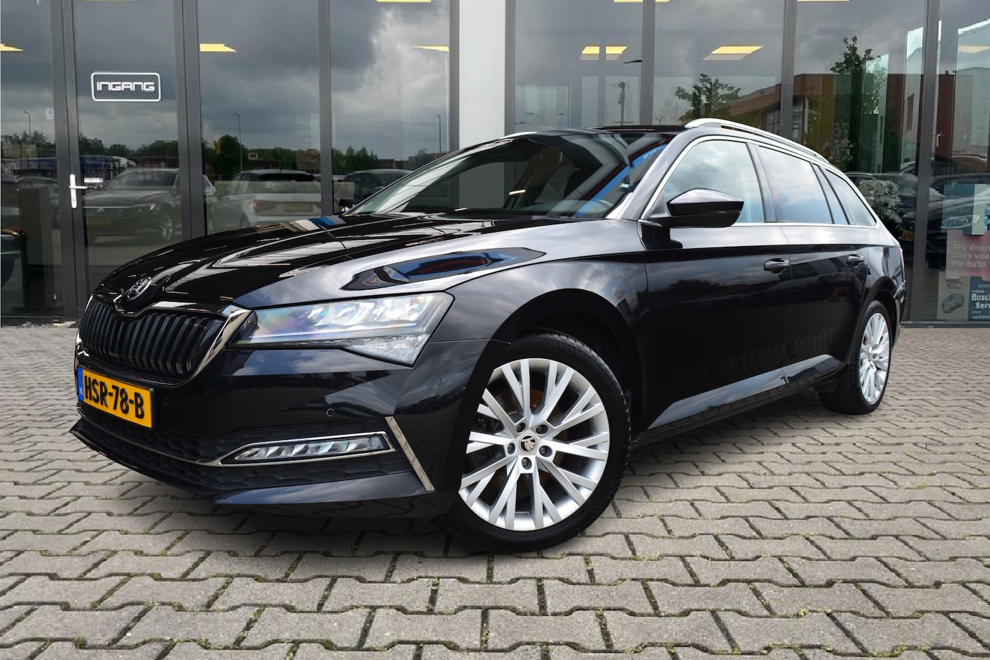 Skoda Superb Combi - 1.4 TSI iV Business Edition Plus | ACC | Trekhaak | Canton | - AutoWereld.nl