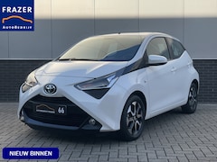 Toyota Aygo - 1.0 VVT-i AUTOMAAT X-PLAY / CARPLAY / CAMERA / LUXE