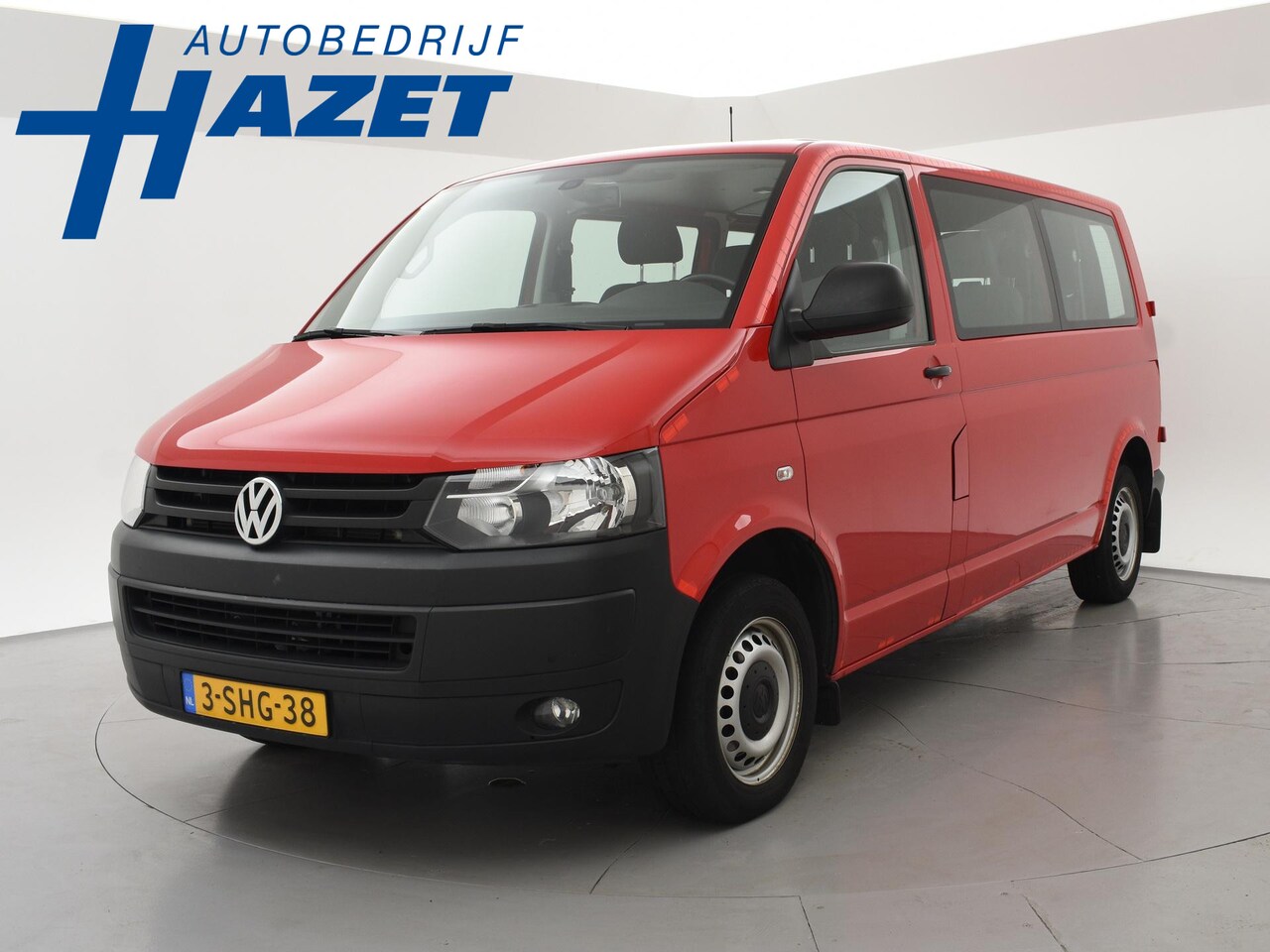 Volkswagen Transporter Kombi - 2.0 TDI 140 PK DSG AUT. L2H1 8-PERS. *67.950 KM* + TREKHAAK | COMFORTSTOELEN | NAVIGATIE - AutoWereld.nl