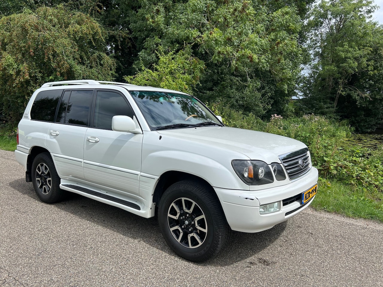 Lexus LX - 470 (Toyota Land Cruiser 100-Series) 8 Persoons Benzine - AutoWereld.nl