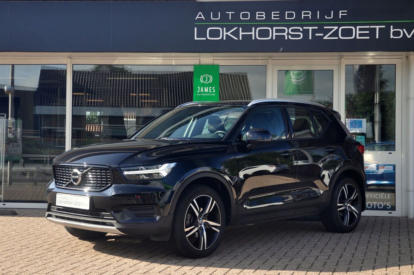 Volvo XC40 - 1.5 T3 Momentum Pro | Camera | Trekhaak | Mooie staat! - AutoWereld.nl