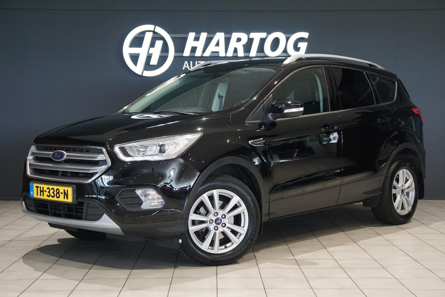 Ford Kuga - 1.5 EcoBoost Trend Ultimate DEALER ONDERHOUDEN + TREKHAAK / NAVIGATIE - AutoWereld.nl