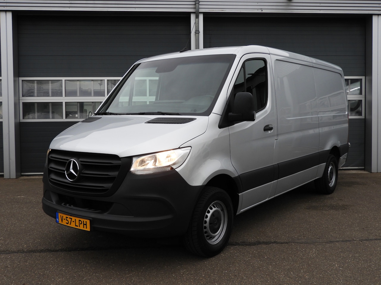 Mercedes-Benz Sprinter - 315 1.9 CDI L2H1 RWD AIRCO | MBUX | CAMERA | TREKHAAK - AutoWereld.nl
