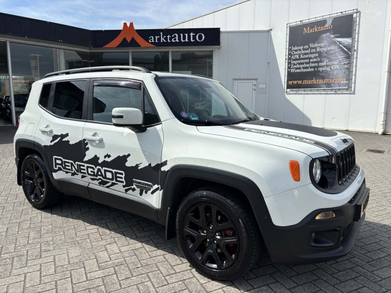 Jeep Renegade - 1.6 E-Torq Longitude Trekhaak Bluetooth Cruise Parkeersensoren - AutoWereld.nl