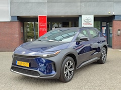 Toyota bZ4X - 71 kWh VOORRAAD VOORDEEL VAN €45.995 VOOR €36.900 DIRECT LEVERBAAR WARMTEPOMP 3-FASE LADEN