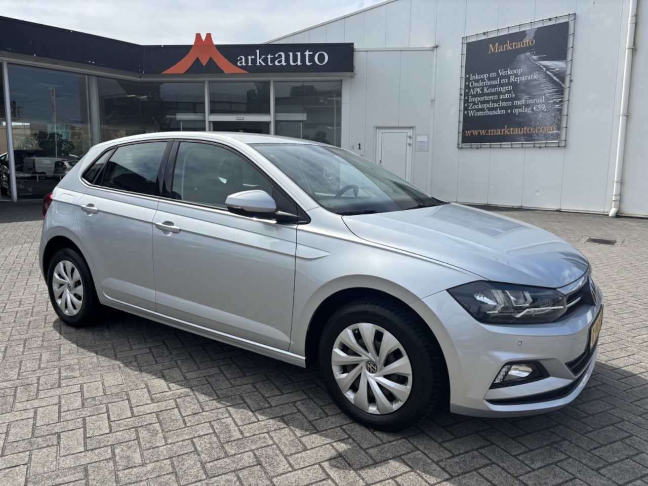 Volkswagen Polo - 1.0 TGI Comfortline Carplay Navi Cruise Led Parkeersensoren - AutoWereld.nl