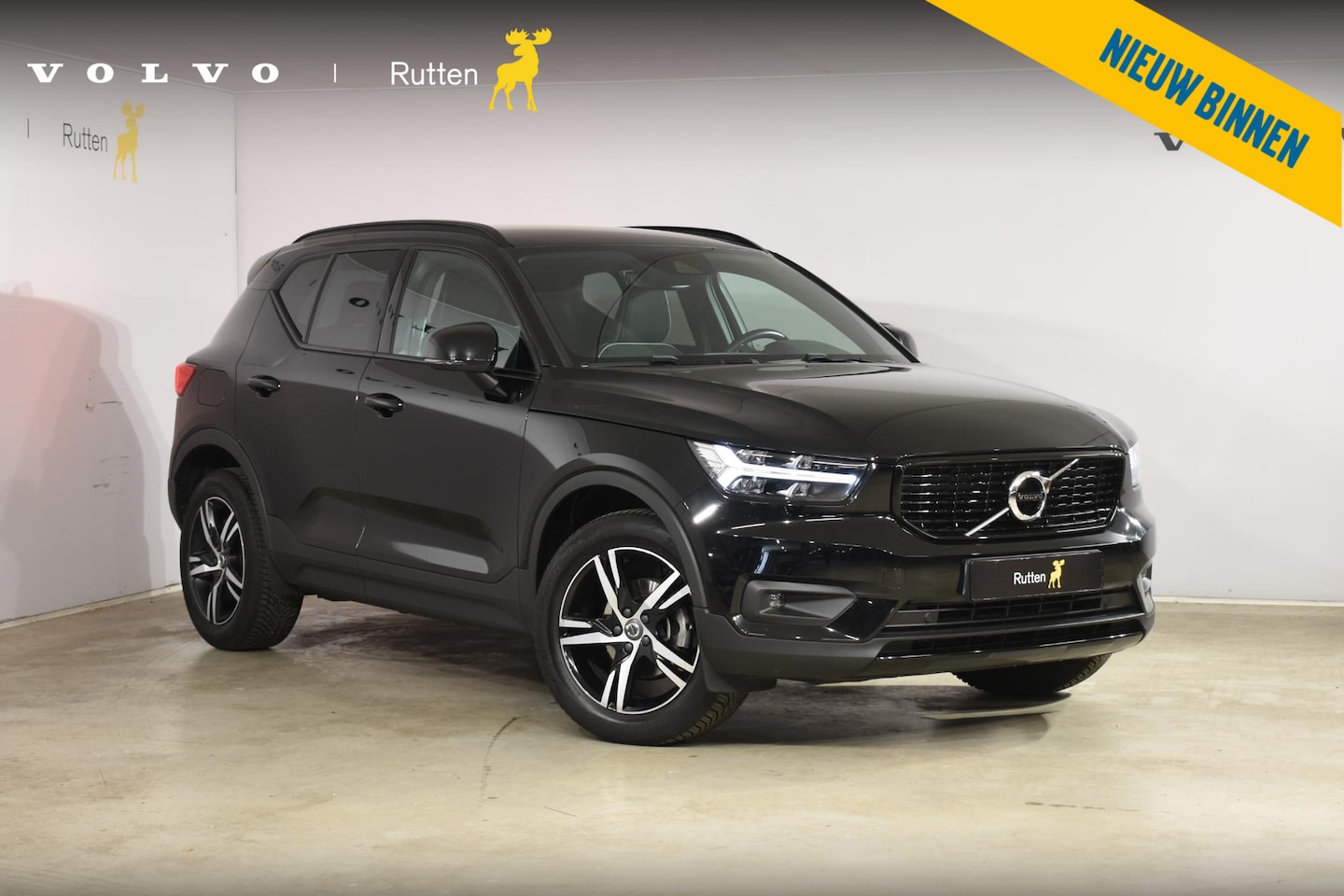 Volvo XC40 - T2 129PK Automaat R-Design / Navigatie / Parkeersensoren / Adaptieve Cruise control / R-De - AutoWereld.nl