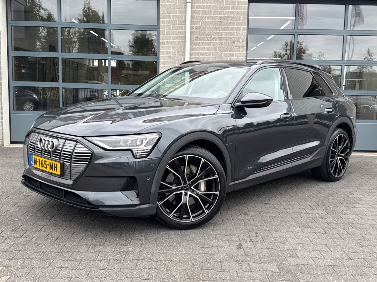 Audi e-tron - e-tron 55 quattro 95 kWh | AFN. TREKHAAK | - AutoWereld.nl