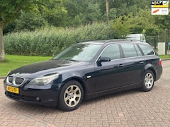 BMW 5-serie Touring - 523i Executive/AIRCO/CRUISE/NAVI/PARKEERSENS VOOR-ACHTER