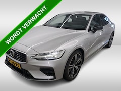 Volvo S60 - 2.0 T6 AWD Twin Engine R-Design / Navi / Cruise-adap / Harman Kardon / Lederen Int / Panor