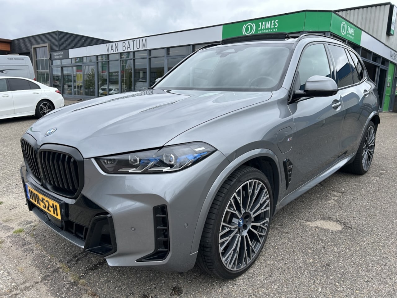 BMW X5 - xDrive50e M-Sport 22'' Panodak Headup Harman Kardon - AutoWereld.nl