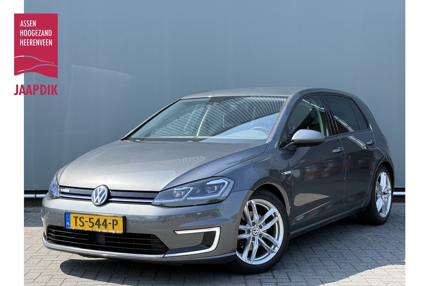 Volkswagen e-Golf - BWJ 2018 136 PK e-Golf CLIMA / NAVI / CRUISE / BLUETOOTH / PRIV. GLAS / APPLE CARP. / ANDR - AutoWereld.nl