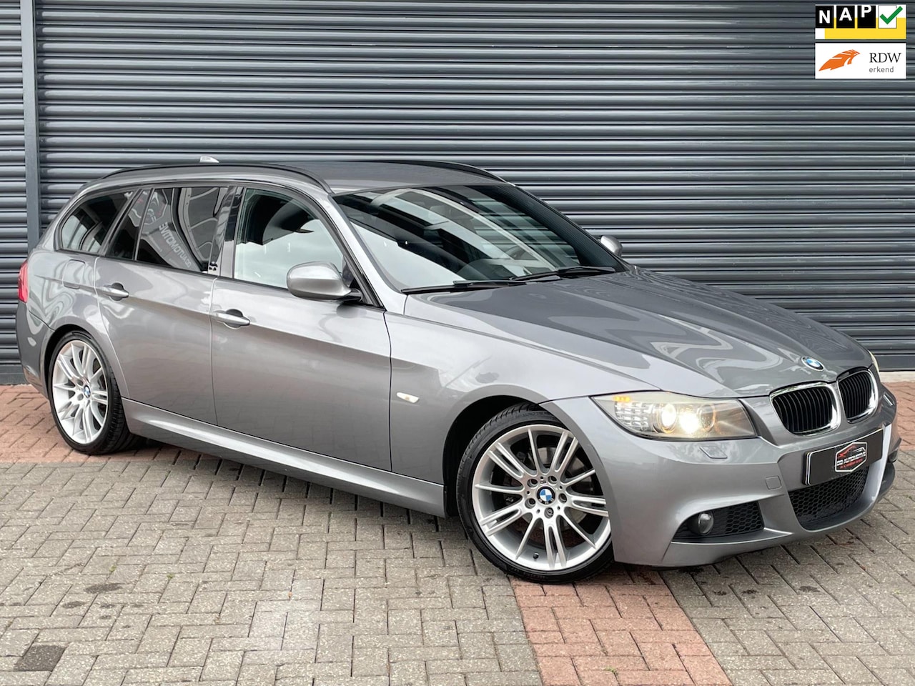 BMW 3-serie Touring - 318i M Pakket Automaat | Xenon | Navi | Pdc | Cruise | Climate Control - AutoWereld.nl