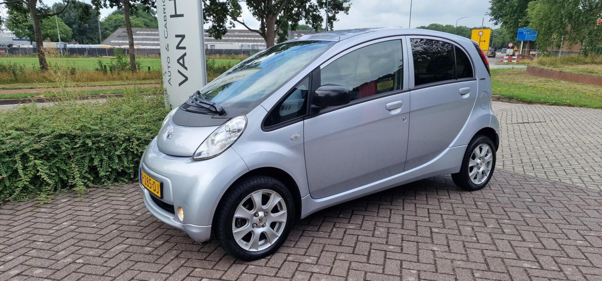 Peugeot iOn - Active/ AIRCO/ LM VELG/VOL. ELECTR./4 DRS/4PERS. - AutoWereld.nl