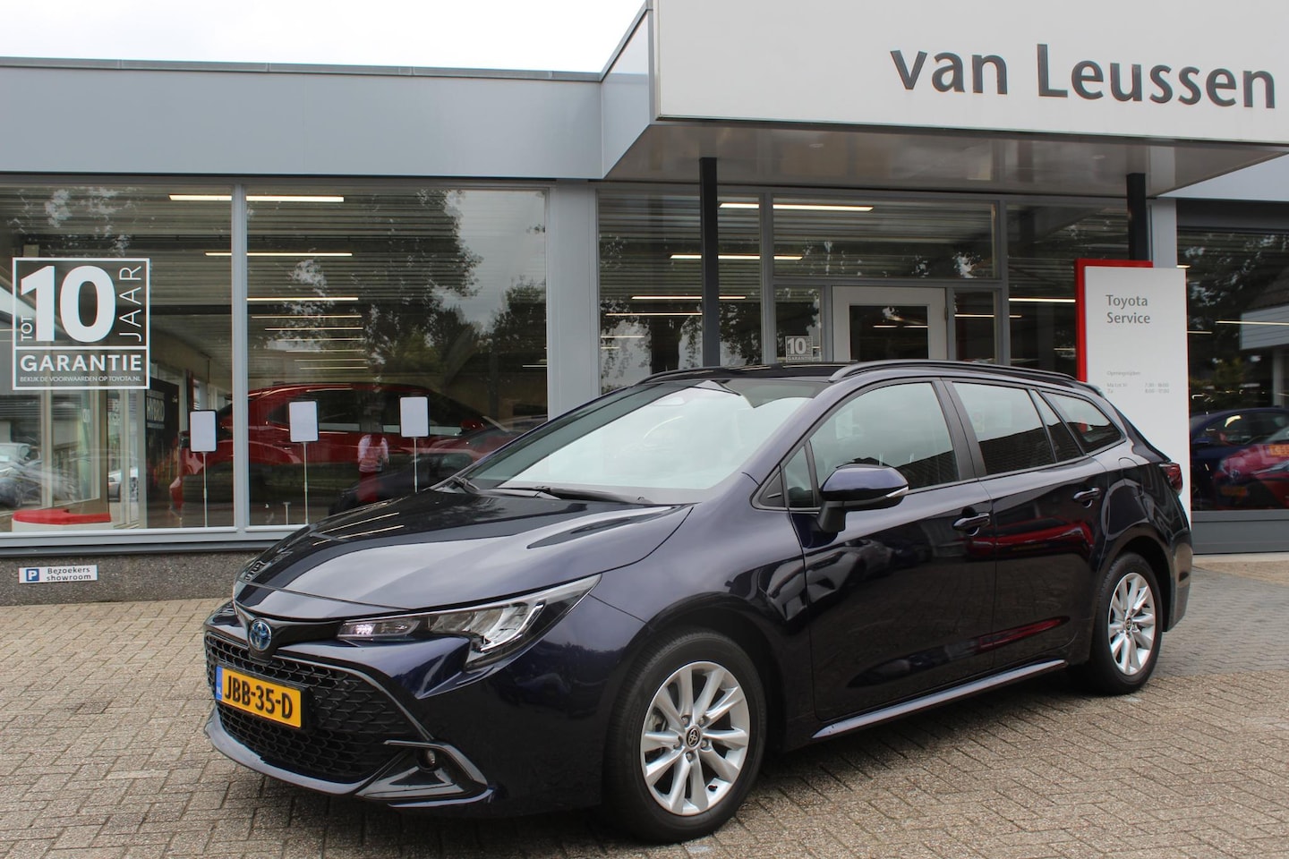 Toyota Corolla Touring Sports - Hybrid 140 DYNAMIC NAVI WISSER/STUUR&STOELVERW.AD CRUISE LED DAB CLIMA - AutoWereld.nl