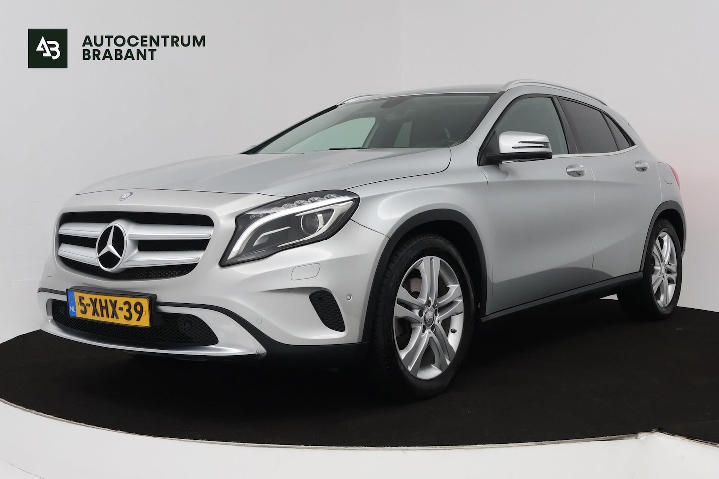 Mercedes-Benz GLA-Klasse - 250 Ambition (TREKHAAK, CAMERA, NAVIGATIE, CRUISE CONTROL, ELEKTR STOELEN, PARKEERSENSOREN - AutoWereld.nl