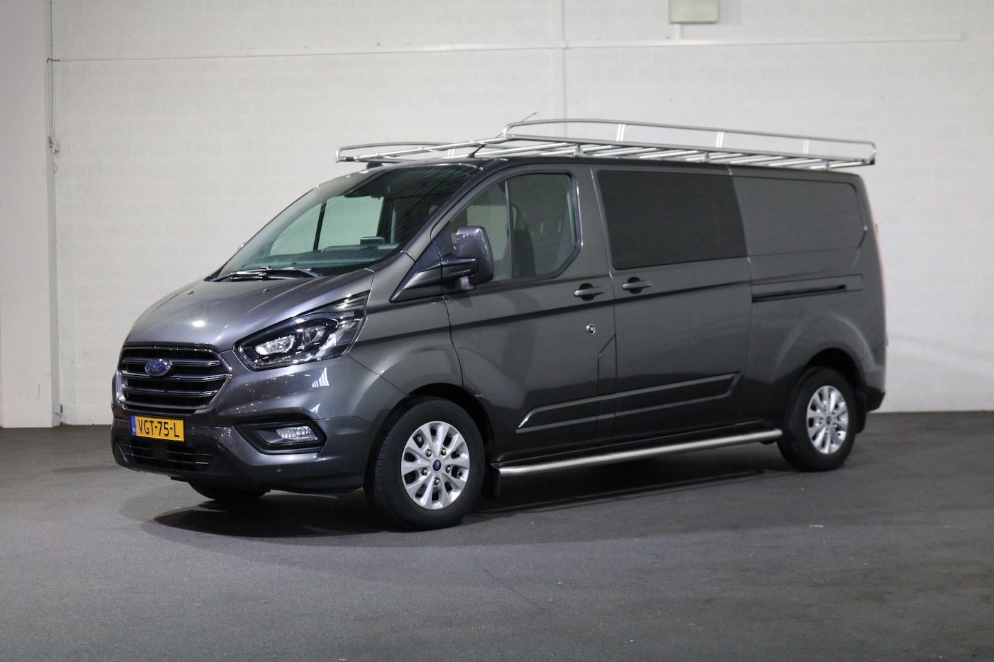 Ford Transit Custom - 2.0 TDCI L2H1 Limited DC Automaat - AutoWereld.nl