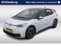 Volkswagen ID.3 - First Plus 58 kWh / Trekhaak / Camera / 19 inch / Getint glas / IQ Led